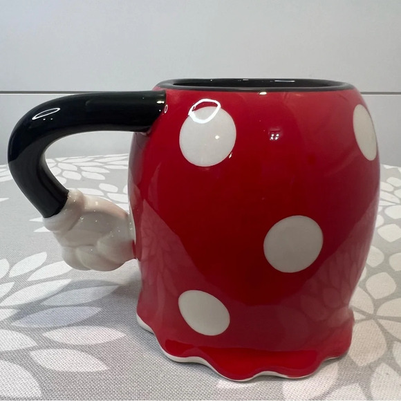 Disney Jerry Leigh Minnie Mouse Hand on Hip Mug Red White Polka Dot Mug. 18 oz. - Picture 3 of 7